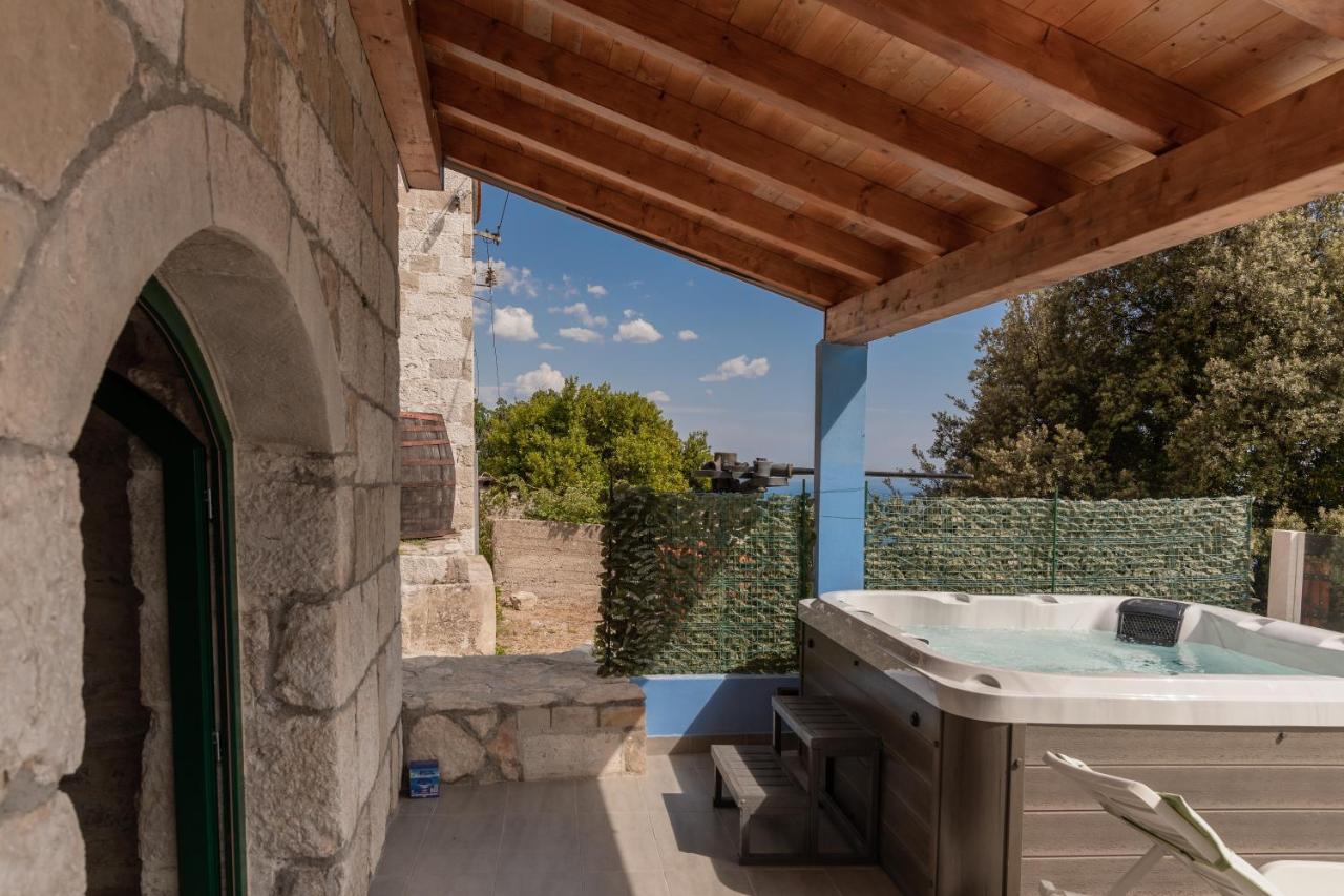 Stone House Dario With Finnish Sauna And An Outdoor Hot Tub Lokva Rogoznica Exterior foto